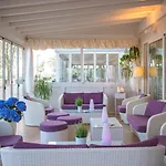 Lux Hotel