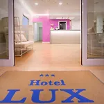 Lux Hotell 3*