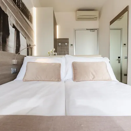 Lux Hotel 3*