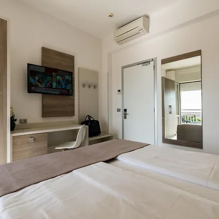 מלון Lux קאורלה