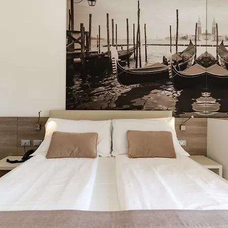 Hotel Lux