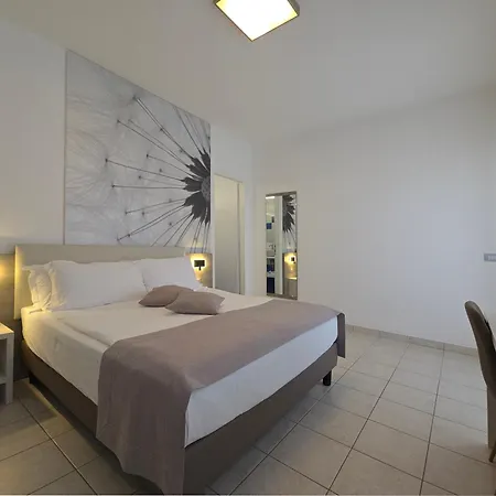 Lux Hotel