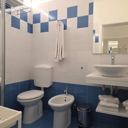 Lux Hotel 3*