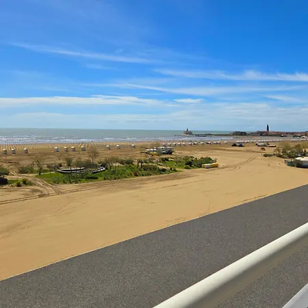 Lux מלון קאורלה