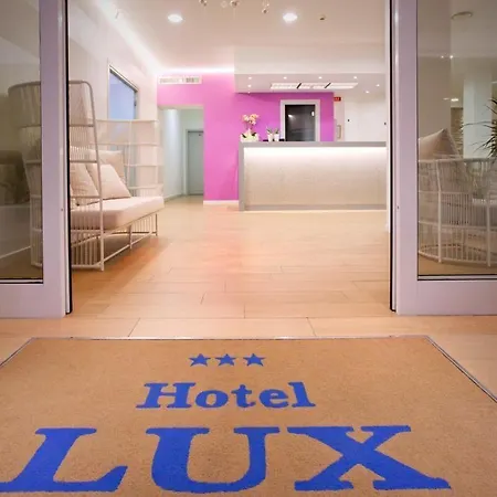 Lux 酒店 3*
