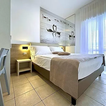 Hotell Lux 3*