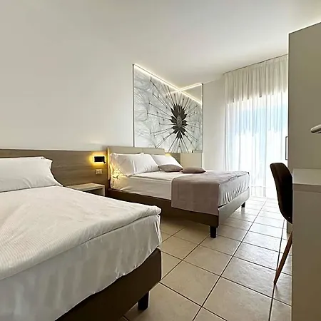 Hotell Lux 3*