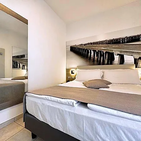 Lux 3*