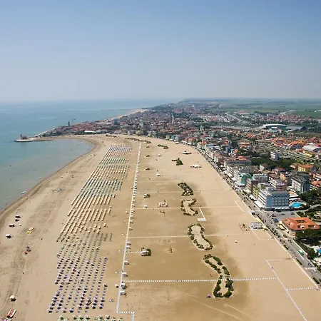 Hotel Lux 3*