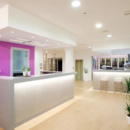 Lux Hotel 3*