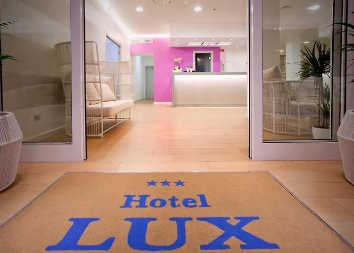 Lux Hotel 3*